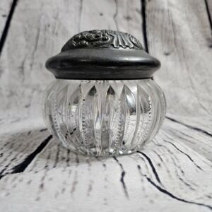 Victor Silver Co. 4520 Vanity Crystal Powder Jar with Silver Lid